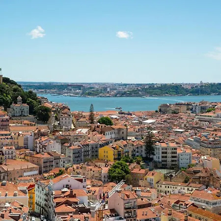 Apartment For 2 Just 250m From Largo Intendente *