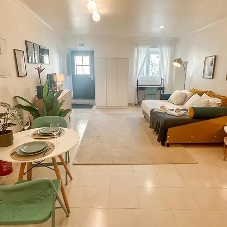 For 2 Just 250m From Largo Intendente 리스본